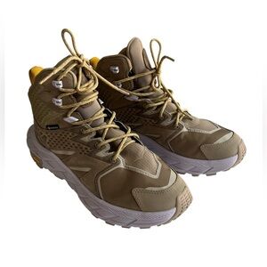 Hoka 9 women’s Tan Anacapa mid hiking boots